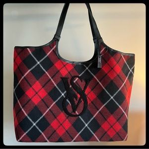 SALE ☘️ VICTORIA'S SECRET Black and Red Plaid Tote Bag